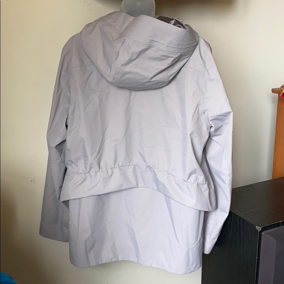 Lululemon Everyday Getaway Jacket - Picture 4 of 10